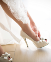 أمور لابد من مراعاتها عند اختيار حذاء الزفاف