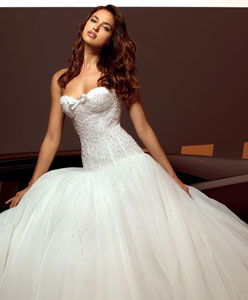 أربع نقاط أساسية تسهل اختيار فستان العروس