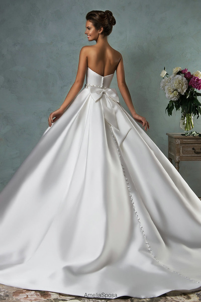 فساتين زفاف لاسبوزا