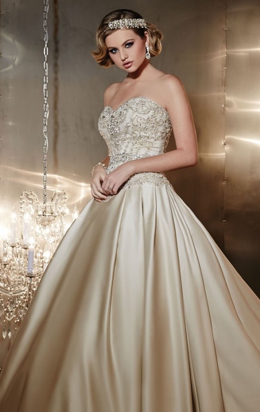 فساتين زفاف فخمه