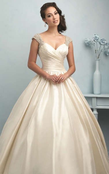 فساتين زفاف انستقرام