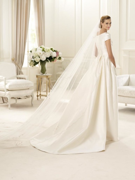 فساتين زفاف برونوفياس