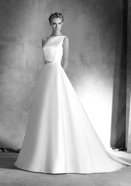 فساتين زفاف برونوفياس ستان ناعمة