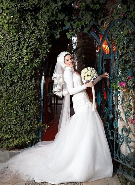 فساتين زفاف للمحجبات دانتيل وتل