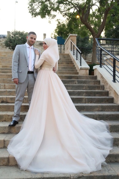 فساتين زفاف للمحجبات بسيط وناعم من التول