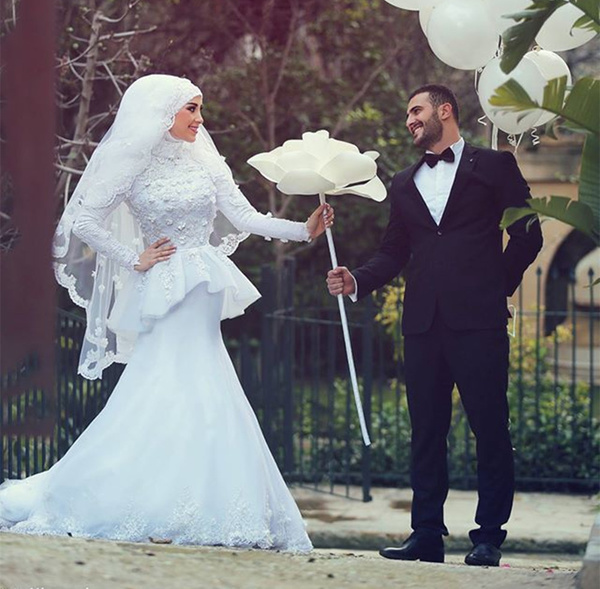 فساتين زفاف للمحجبات تول
