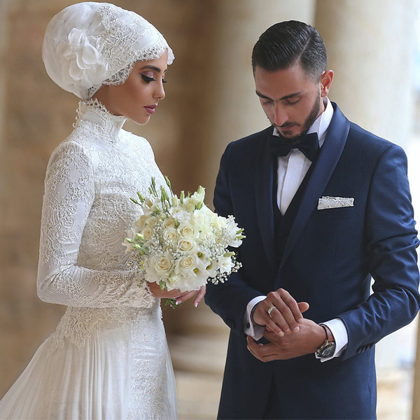 فساتين زفاف للمحجبات دانتيل رقيق