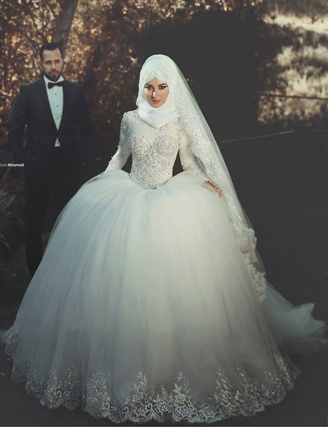 فساتين زفاف محجبات منفوشه