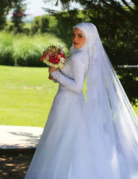 فساتين زفاف للمحجبات تول ودانتيل