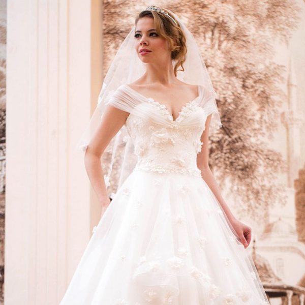 فستان زفاف من تصميم Esin Arıcan