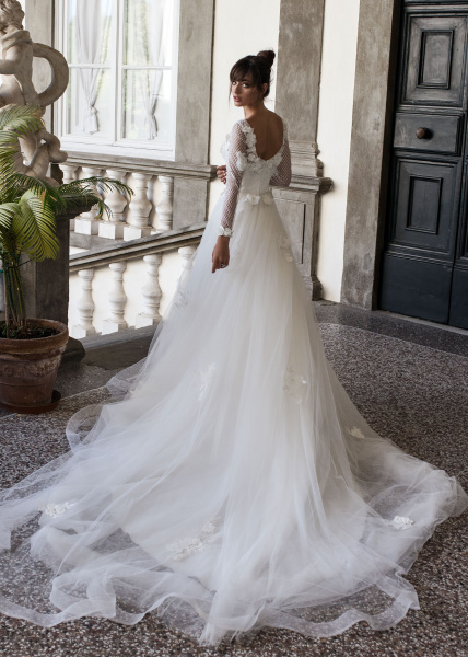 فستان زفاف من تصميم Dovita Bridal