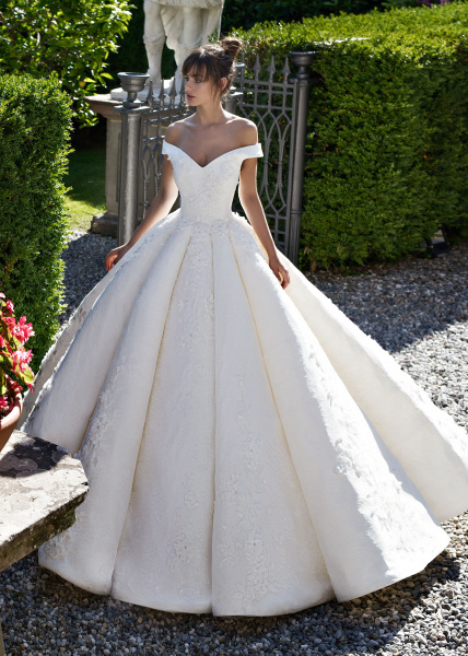 فستان زفاف من تصميم Dovita Bridal